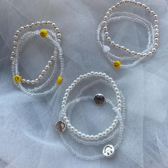Korean Cute Sunflower Smile Clear Acrylic Beaded Adjustable Bracelet Set of 3 - Picture 3 of 3